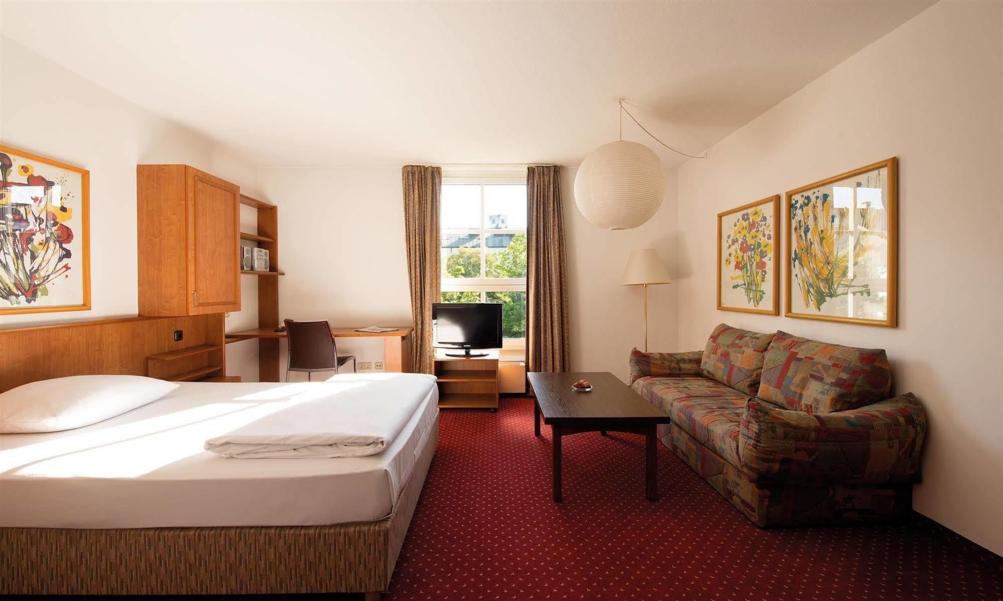 Living Am Olympiapark Aparthotel München
